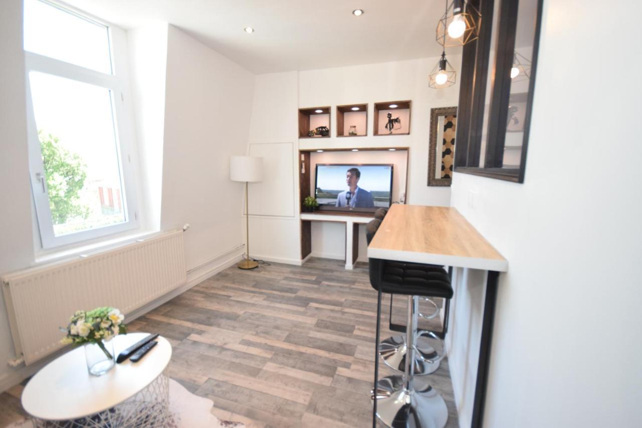 DESIGN APPART - HYPER CENTRE - TRAM - FREE WIFI - leRelaisdOdile21 Valenciennes Extérieur photo